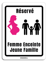 Load image into Gallery viewer, Stationnement- Femme enceinte jeune famille
