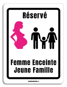 Stationnement- Femme enceinte jeune famille